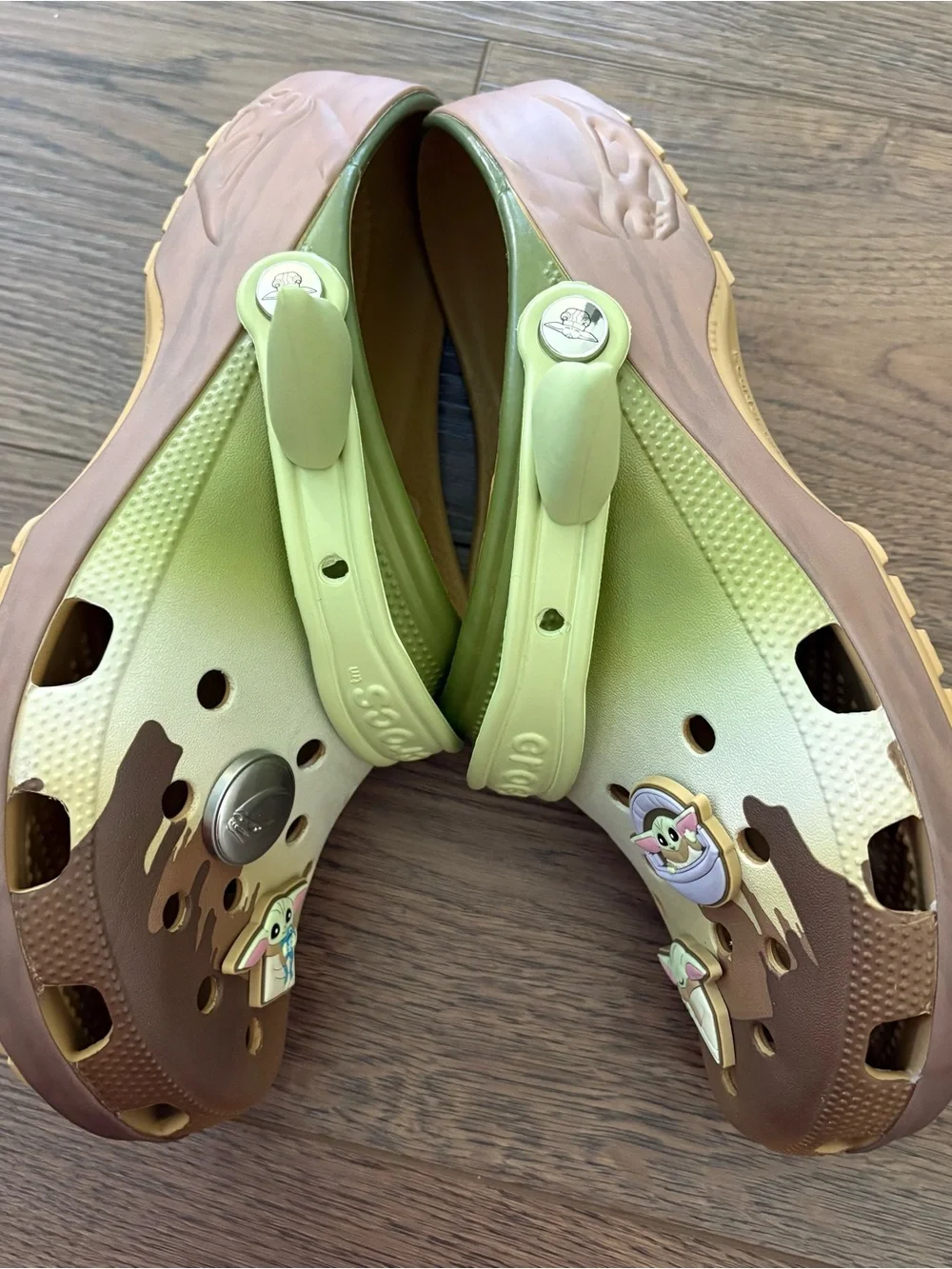 Star Wars mandalorian Grogu green crocs unisex men’s size 10/womens 12. NEW